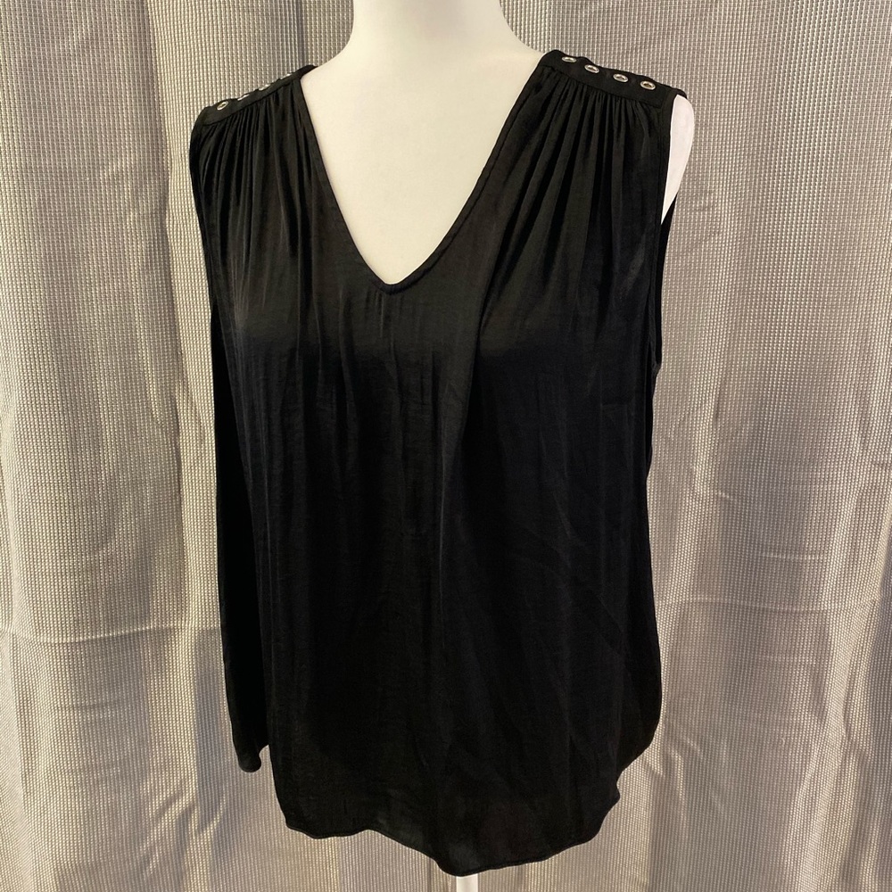 Jennifer Lopez tank top